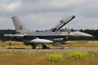 102_F-16B_15139_JV.jpg